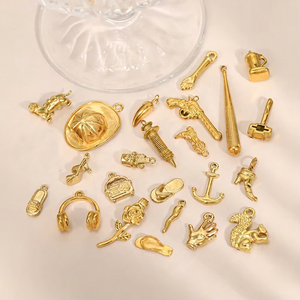 Mini-breloques en acier inoxydable plaqué or 18 carats PVD pour enfants, idéales pour la création de bijoux DIY, étanches et hypoallergéniques - Product Image 1