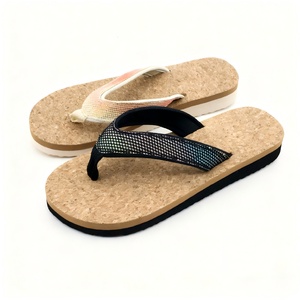 Sandalias de cuero cómodas para mujer, primavera/otoño/verano, con tiras anchas brillantes, degradado iridiscente negro atardecer - Product Image 2
