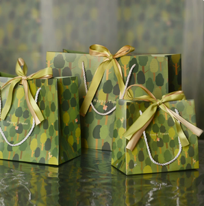 Sacs cadeaux en papier <span class=keywords><strong>pastel</strong></span> personnalisés classiques réutilisables, imperméables, recyclables, motif mini arbre et petits animaux, bicolores - Product Image 1