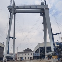 Grue portique de chantier naval de 100 tonnes pour la manutention de tôles d'acier et de sections de navires