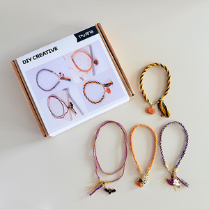 <span class=keywords><strong>Kit</strong></span> de Matériel de Tissage pour <span class=keywords><strong>Bracelet</strong></span> <span class=keywords><strong>Macramé</strong></span> DIY Tendance et Coloré, Breloques Thème Halloween, Fabrication de Bracelets Faits Main Unisexe pour Tous les Jours - Product Image 1