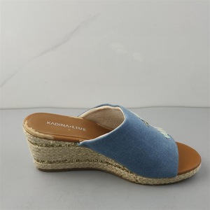 Sandales Mary Jane antidérapantes à motif floral brodé d'oiseaux et de poissons pour femmes, pour un usage quotidien - Product Image 4