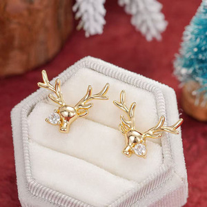 Boucles d'oreilles clous rennes de Noël pour femmes, design festif et charmant, accessoires d'hiver - Product Image 6