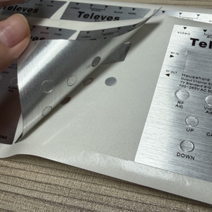 Custom waterproof <b>printed</b> labels for electronic devices; high-quality product labels at factory prices with fast delivery. - Product Image 3