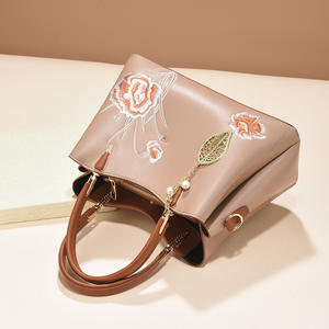 Nouvelle Collection Sac à Main Brodé à Motifs Floraux pour Femmes, Pochette de Soirée à Paillettes avec Chaînes pour Mariage et Fêtes - Product Image 3