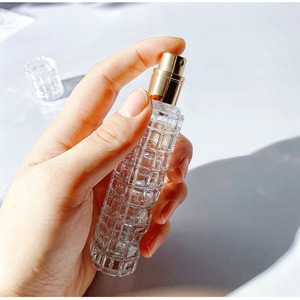 Luxury 30ml Glass Perfume Bottles Aluminum Collar UV Printing New Design Empty Fragrance <b>Spray</b> Pump Crimp Pump <b>Sealing</b> ABS Body - Product Image 4