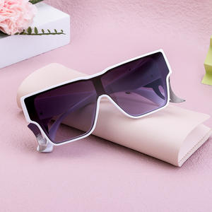 Gafas de sol con montura cuadrada Unique Claw Temple, protección UV400 para hombres, gafas de sol para ciclismo, material de PC, montura negra - Product Image 1