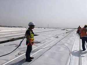 <span class=keywords><strong>Membrane</strong></span> d'étanchéité TPO industrielle 1,8 mm, écologique, résistante au vieillissement et aux UV, garantie 5 ans <span class=keywords><strong>pour</strong></span> l'<span class=keywords><strong>extérieur</strong></span> – Vente directe usine - Product Image 2