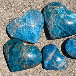 Cristales al por Mayor, Cristales a Granel Pulidos, Piedra Preciosa Curativa, Apatita Azul en Forma de Corazón para Sanación con Cristales - Product Image 3