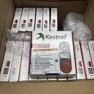 Kestrel Météo-mètre numérique sans fil de poche avec fonction noctilucente pour mesurer la vitesse du vent, la température et l'humidité - Product Image 1