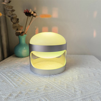 Lampe de table LED moderne en aluminium à 6 couleurs RVB à intensité variable conception à commande tactile à piles pour hôtels en vente