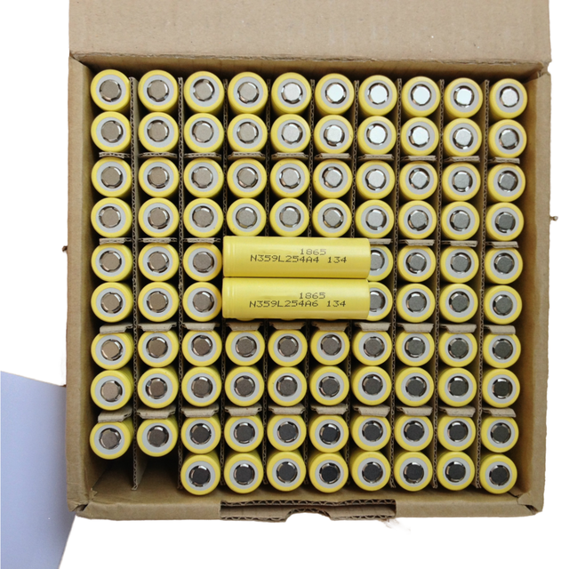 3.7V 18650 Cylindrical Lithium Ion Battery 3000mAh 500 Cycles High Energy Density Stable Discharge Performance