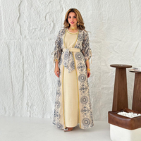 Ensemble deux pièces assorti Abaya ouverte à manches longues avec imprimé géométrique et bordure perlée pour femmes musulmanes, robe Kaftan de Dubaï en polyester respirant