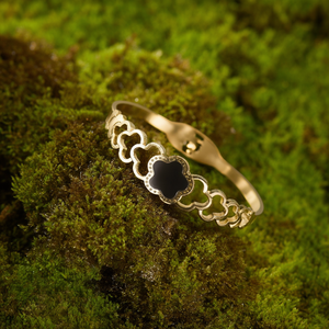 Brazalete de Moda en Acero Inoxidable 316L con Baño de Oro PVD, Joyería Sostenible y Resistente para Mujer - Product Image 3