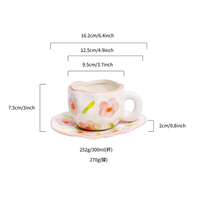 Tasses à café en céramique faites à la main de style moderne, forme irrégulière, petite fleur, 300 ml, en stock