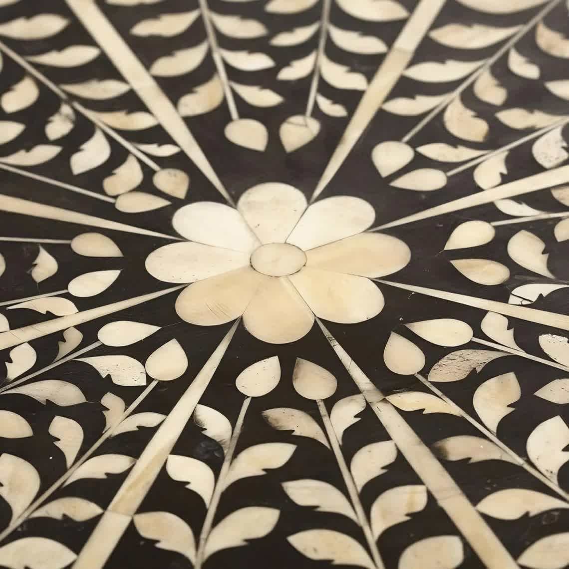 ขาว &amp; ดำ