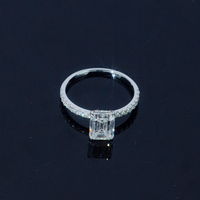Vente chaude Vvs Moissanite bague de fiançailles femmes bijoux en gros 925 argent taille Baguette diamant pavé pierre anneau