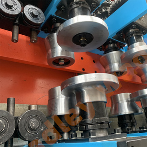 Machine automatique de fabrication de panneaux solaires avec boîte de vitesses, contrôle PLC, découpe hydraulique, utilisation facile - Product Image 3