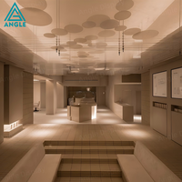 Aménagement complet sur mesure de poste de travail et de présentation pour salon de beauté ou boutique, avec conception intérieure clé en main et rénovation de magasin