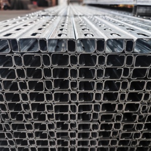 Galvanizli yapısal çelik profilleri dikme ray U şekli çelik kanal özelleştirilmiş U/<span class=keywords><strong>C</strong></span> düz profil üreticisi - Product Image 2