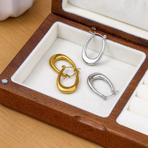 Pendientes de aro en forma de U, oro de 18 quilates, acero inoxidable, diseño geométrico para mujer, joyería de moda TE6776 G S - Product Image 1