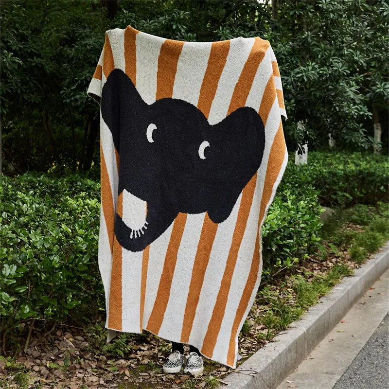 2023 New Custom Soft Elephant Cartoon Animal Polyester Knitted Throw Blanket For Home Hotel Office Decor