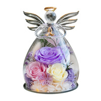 Roses éternelles dans un verre angulaire avec lumière, fleurs stabilisées, vraies roses préservées dans un verre pour la fête des mères