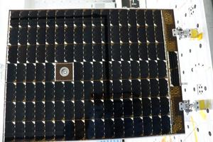 كفاءة غاس الثلاثي تقاطع الخلايا الشمسية زرنيخيد الغاليوم مع PERC HJT N-Type IBC أنواع للتطبيقات الفضائية - Product Image 6