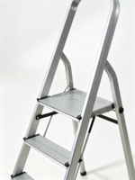 Échelle pliante de sécurité en forme de A avec main courante et sangle de stabilisation, pieds antidérapants, échelle à marches en aluminium pour la maison