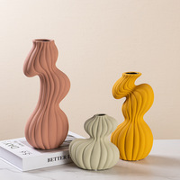 Vases décoratifs en céramique Art Déco créatifs et simples pour table, vente en gros du fabricant, articles décoratifs pour hall d'entrée, cave à vin, maison d'hôtes