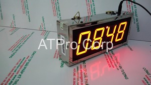 Horloge numérique LED moderne avec affichage, utilisable en intérieur/extérieur, alimentée par piles, design multifonctionnel - Product Image 4