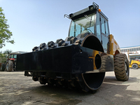 GZMA GZC204P Compacteur vibrant à double tambour de 3,8 tonnes, compresseur de sol hydraulique 26,5 kW 30 KN 0~12 km/h, faible coût d'entretien, 25 % de réduction sur les frais de route