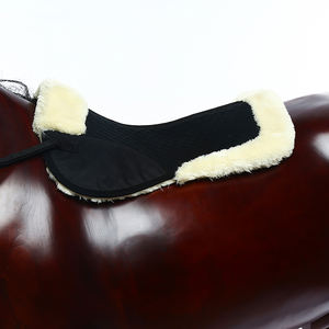 Équipement de cheval matelassé de haute qualité coussinets de selle confortables demi-coussin pour l'équitation <span class=keywords><strong>tapis</strong></span> équestres équins avec fourrure - Product Image 1