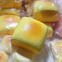 Jouet Squishy Gâteau Réaliste en Mousse PU à Texture Réaliste, à Remontée Lente, Faible MOQ, Fournisseur d'Usine