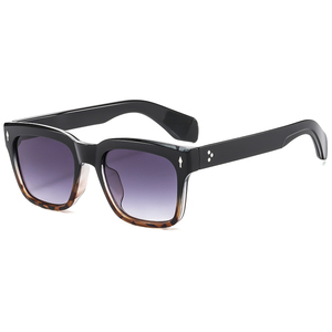 Occhiali da Sole Retrò per Uomo e Donna, Montatura Spessa Quadrata con Lenti Anti Luce Blu - Product Image 3