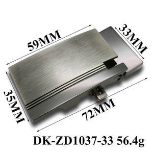 หัวเข็มขัดแบบปลดเร็วสำหรับผู้ชาย ทำจากโลหะผสมสังกะสีเคลือบสีดำด้าน |   ความกว้าง 33 มม. |   กลไกการล็อคที่แม่นยำ |   โลโก้แบบกำหนดเองของ OEM - Product Image 2