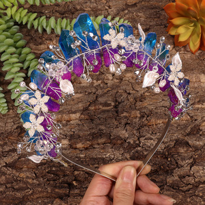 Fascia per Capelli Artigianale con Corona in Quarzo Rosa Naturale e Chiusura con Strass a Fiore, Accessorio per Capelli da Festa, Regalo di Compleanno per Donne - Product Image 3