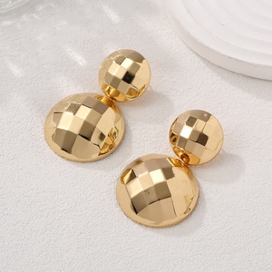 Pendientes de Doble Capa con Diseño de Corazón, Estilo Dorado Simple, de la Marca Jingciren, para Mujer, con un Toque de Temperamento y Personalidad a la Moda - Product Image 6