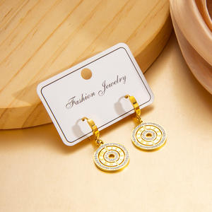 Orecchini a Goccia Rotondi Impermeabili in Acciaio Inossidabile con Pendente a Disco Numeri Romani in Strass - Product Image 1