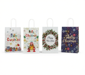 Set di 4 sacchetti regalo natalizi in carta a tema festivo per regali di Natale e occasioni festive - Product Image 1
