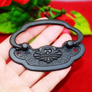Manija de Metal Hecha a Mano para Puerta y Ventana - Product Image 1