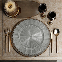 Assiettes de Présentation Luxe Vintage en Plastique de Haute Qualité pour Mariages et Réceptions – Nouveauté Durable – Lot de 50 pour Hôtels