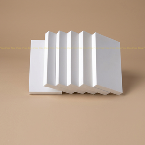 Panneau en mousse PVC WPC blanc Pima, épaisseur 10 mm, densité 0,6 g/cm3, résistant au feu, imperméable, matériaux plastiques, modèle de meubles - Product Image 1