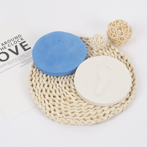 Kit de Arcilla para Huellas de Manos y Pies de Bebé, Recuerdo para Recién Nacidos, Regalo para el Día de los Cien Días - Product Image 1