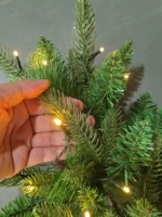 Guirlande de Noël artificielle pré-éclairée de 120 cm, 50 LED, fonctionnant sur piles, en PVC et PE, avec aiguilles de pin, pour décorer le cheminée et les escaliers