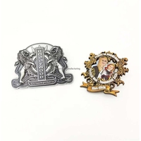 Broches personnalisées en gros, broches en métal de luxe pour anniversaire, mariage, fête, accessoires de bijoux, prix d'usine