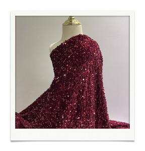 Tessuto di <span class=keywords><strong>Velluto</strong></span> di Lusso <span class=keywords><strong>Bordeaux</strong></span> di Peso Medio con Paillettes e Ricami Solidi per Abiti da Sposa, Costumi da Bagno e Tessuti per la Casa - Product Image 1