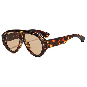 แว่นกันแดดทรง Retro รุ่นใหม่ ปี <span class=keywords><strong>2026</strong></span>  ป้องกันรังสียูวี 400  แฟชั่นสไตล์ยุโรป-อเมริกา สำหรับกิจกรรมกลางแจ้ง - Product Image 5