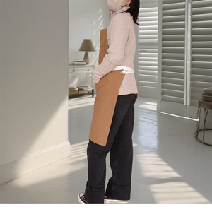 Một chiếc tạp dề bằng vải lanh với kết cấu cổ điển là một trang phục làm việc thiết thực và phong cách để nấu ăn - Product Image 5