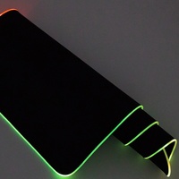 Desain Dapat Disesuaikan Berkualitas Tinggi Tidak Beracun Tebal 3/4mm Ukuran XXL Besar Alas Meja Gaming LED RGB Anime untuk Laptop Keyboard